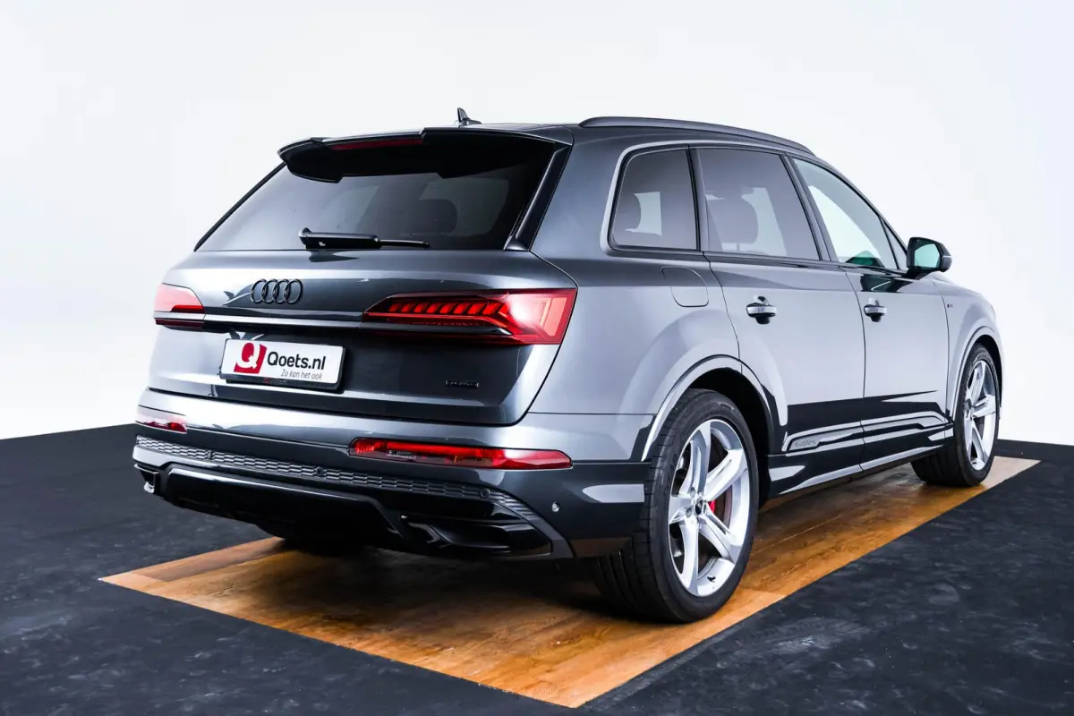 55 TFSI e quattro Pro Line Advanced Panoramadak - Head up - Parkeerassistent - Servosluiting - Comfort interieurvoorverwarming - Hemel in stof zwart - Achterbank plus - Elektrisch verstelbar