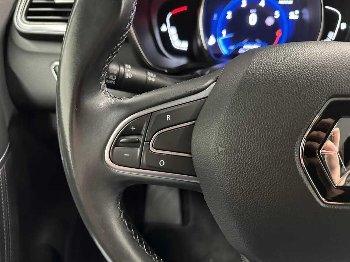 1.3 TCe Intens LEER TREKHAAK CARPLAY NAVI CRUISE LM ECC.
