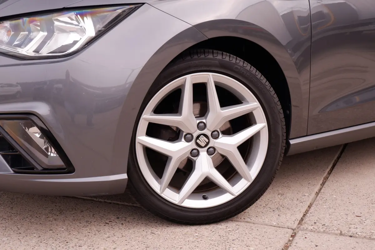 1.0 TSI FR Business Intense | Carplay | Navi | Climate | Alcantara |