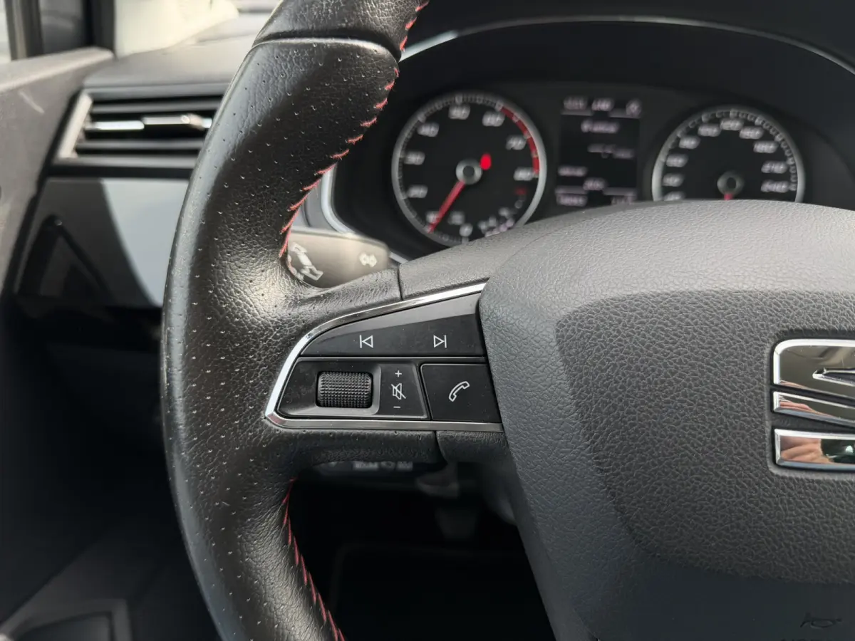 1.0 TSI FR Business Intense | Carplay | Navi | Climate | Alcantara |