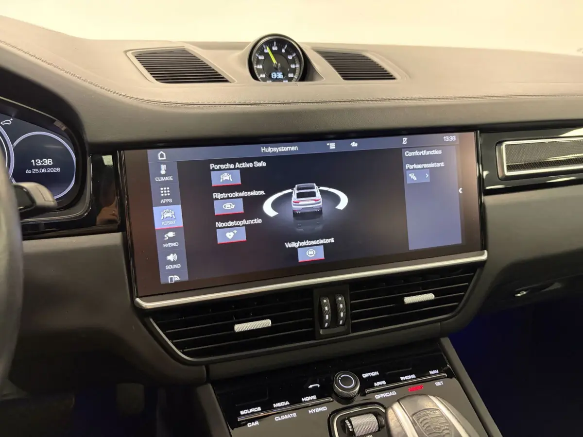 3.0 E-Hybrid*NL-Auto*NAP*Pano*Luchtvering*Head-Up*Trekhaak*Stoel airco