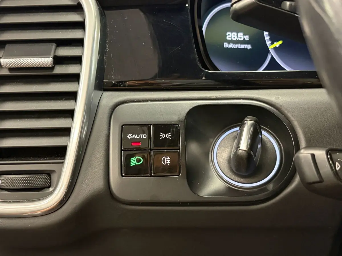 3.0 E-Hybrid*NL-Auto*NAP*Pano*Luchtvering*Head-Up*Trekhaak*Stoel airco