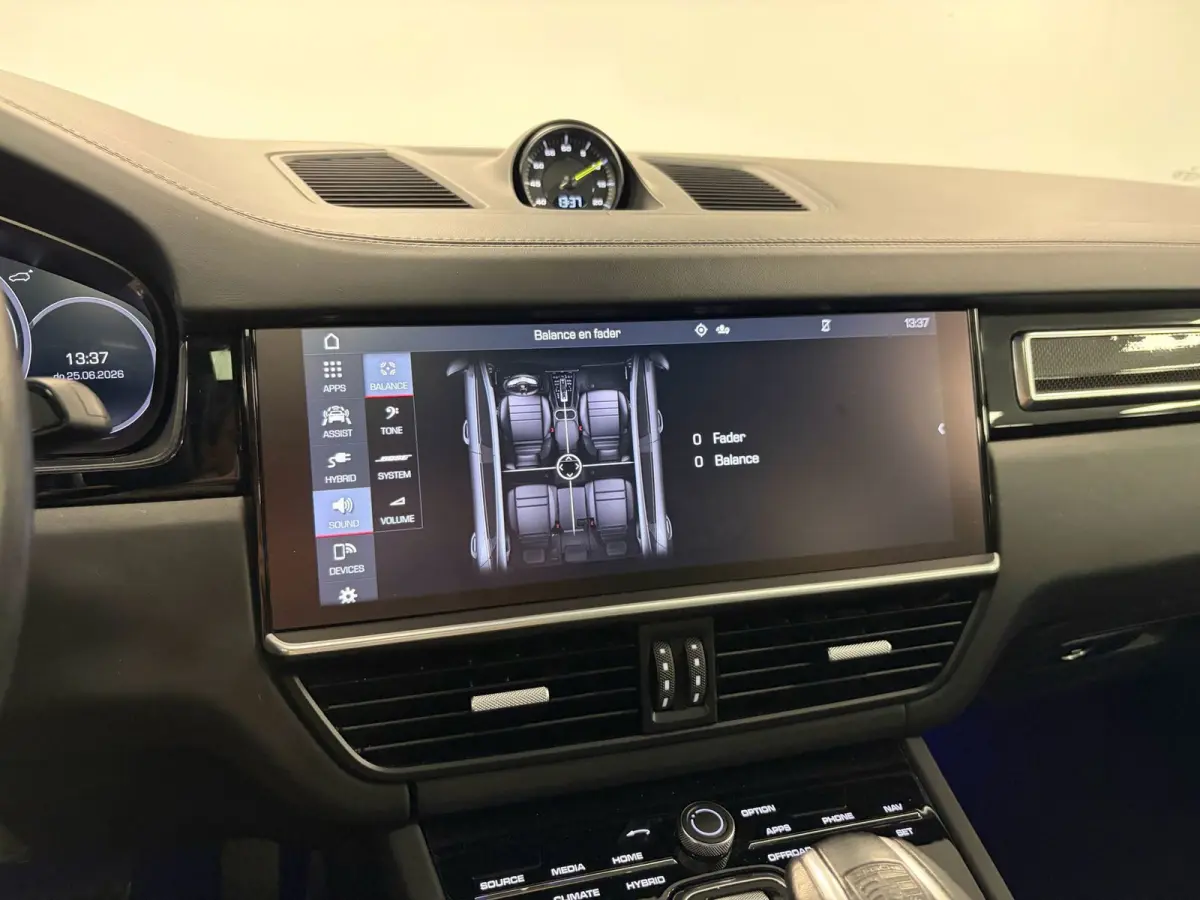 3.0 E-Hybrid*NL-Auto*NAP*Pano*Luchtvering*Head-Up*Trekhaak*Stoel airco
