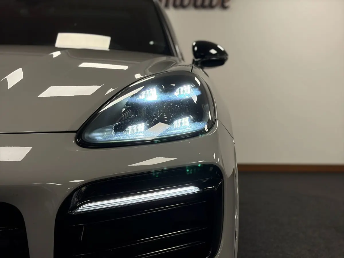 3.0 E-Hybrid*NL-Auto*NAP*Pano*Luchtvering*Head-Up*Trekhaak*Stoel airco