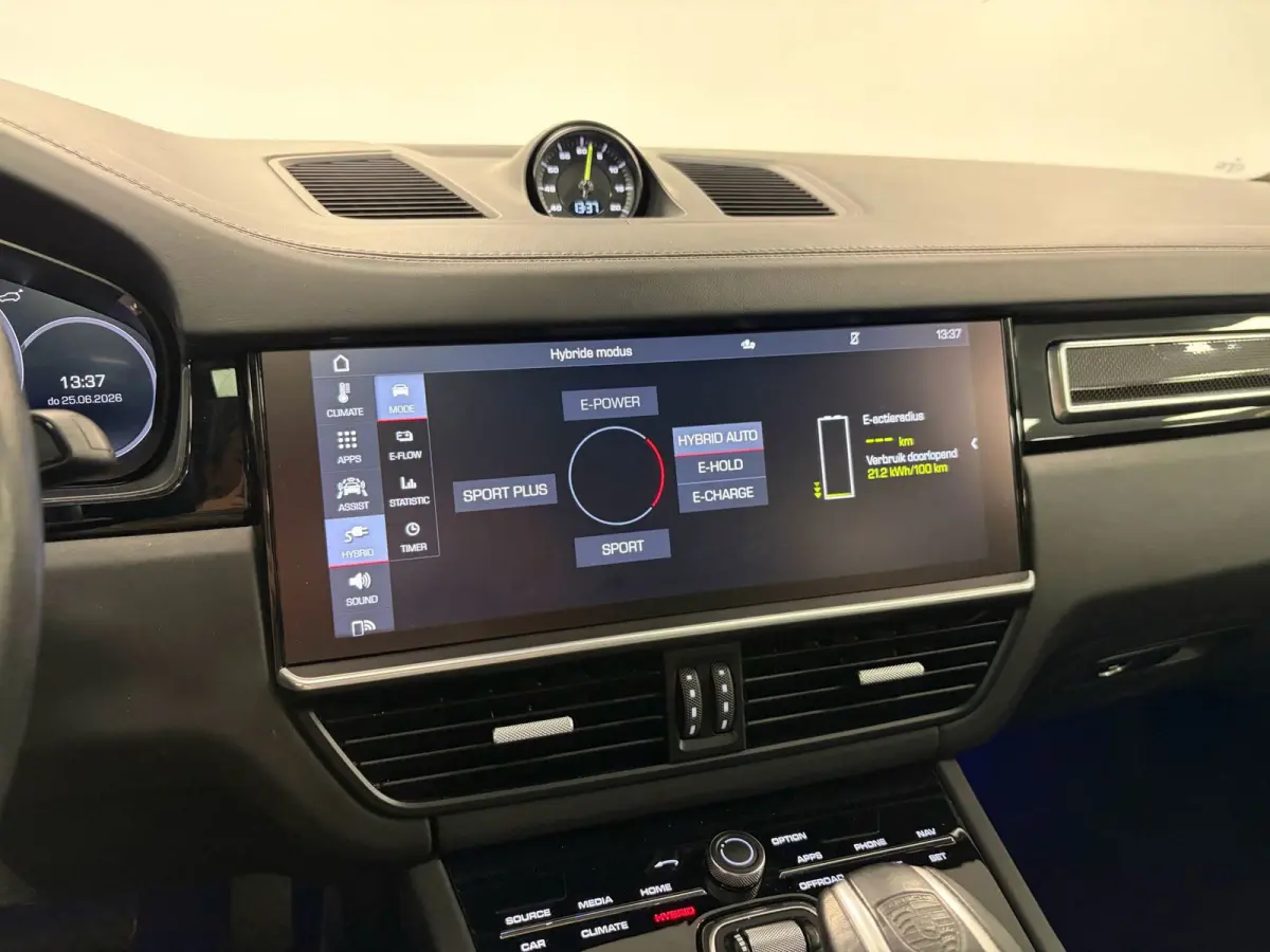 3.0 E-Hybrid*NL-Auto*NAP*Pano*Luchtvering*Head-Up*Trekhaak*Stoel airco