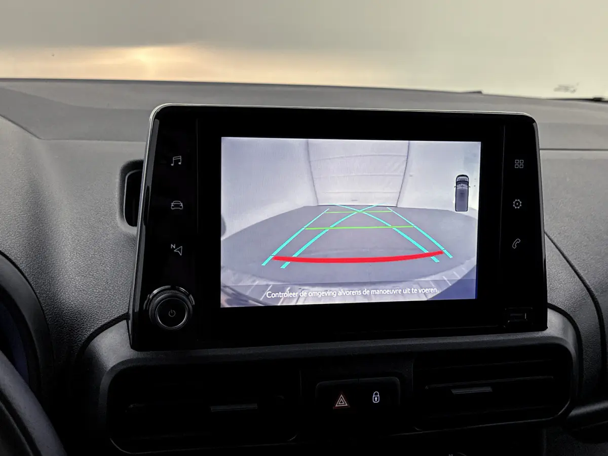 1.5 D-4D Professional Navigatie Camera Sidebars NAP