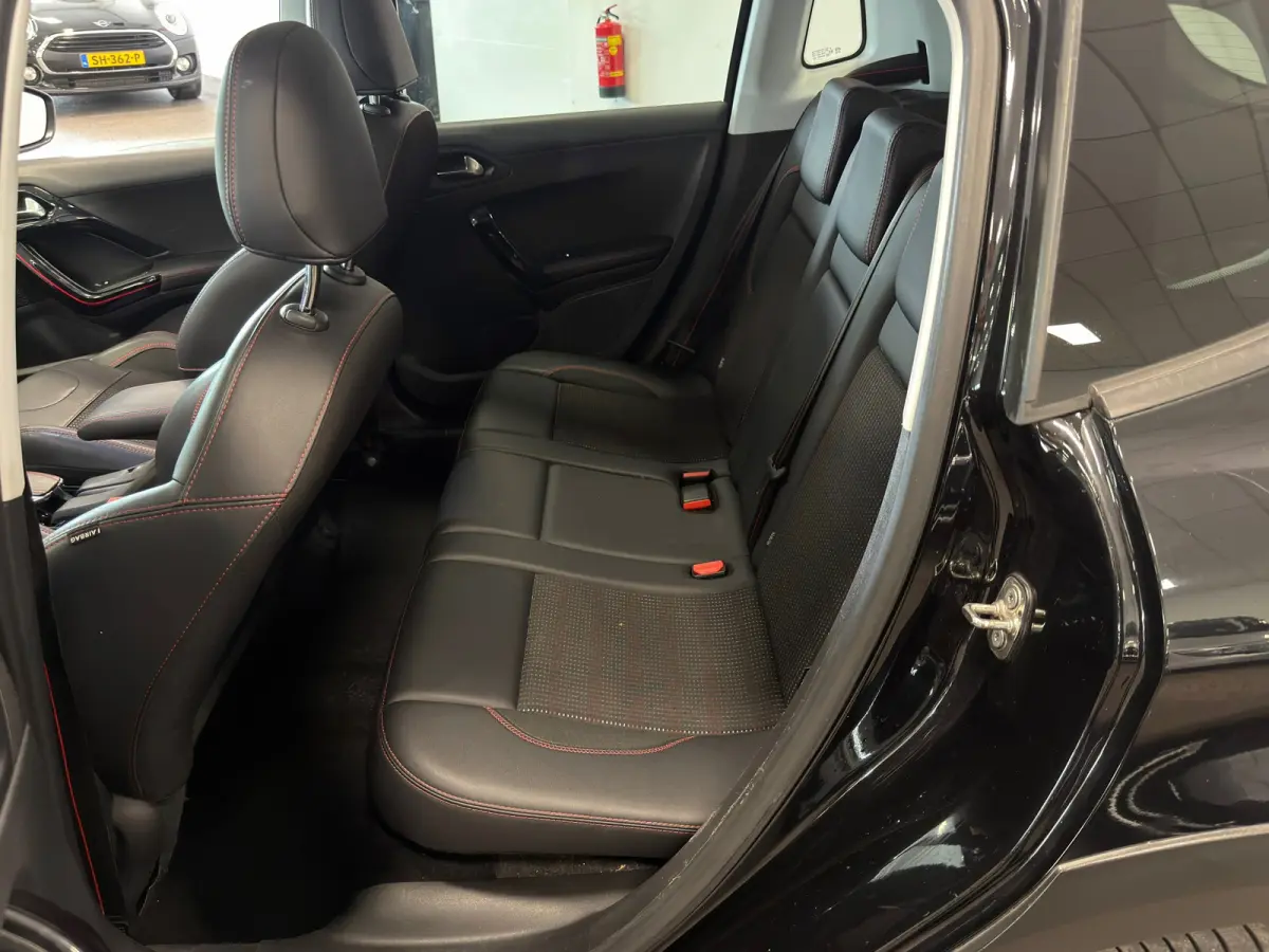 1.2 PureTech GT-Line|NAVI|CAMERA|PANORAMA|CRUISE