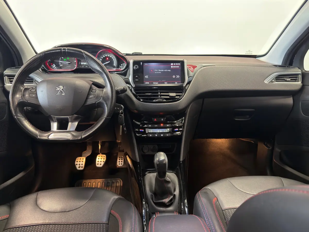 1.2 PureTech GT-Line|NAVI|CAMERA|PANORAMA|CRUISE