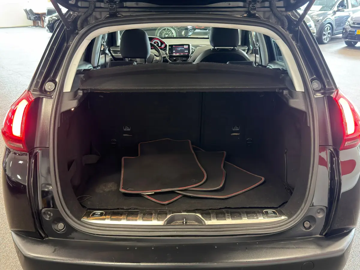 1.2 PureTech GT-Line|NAVI|CAMERA|PANORAMA|CRUISE