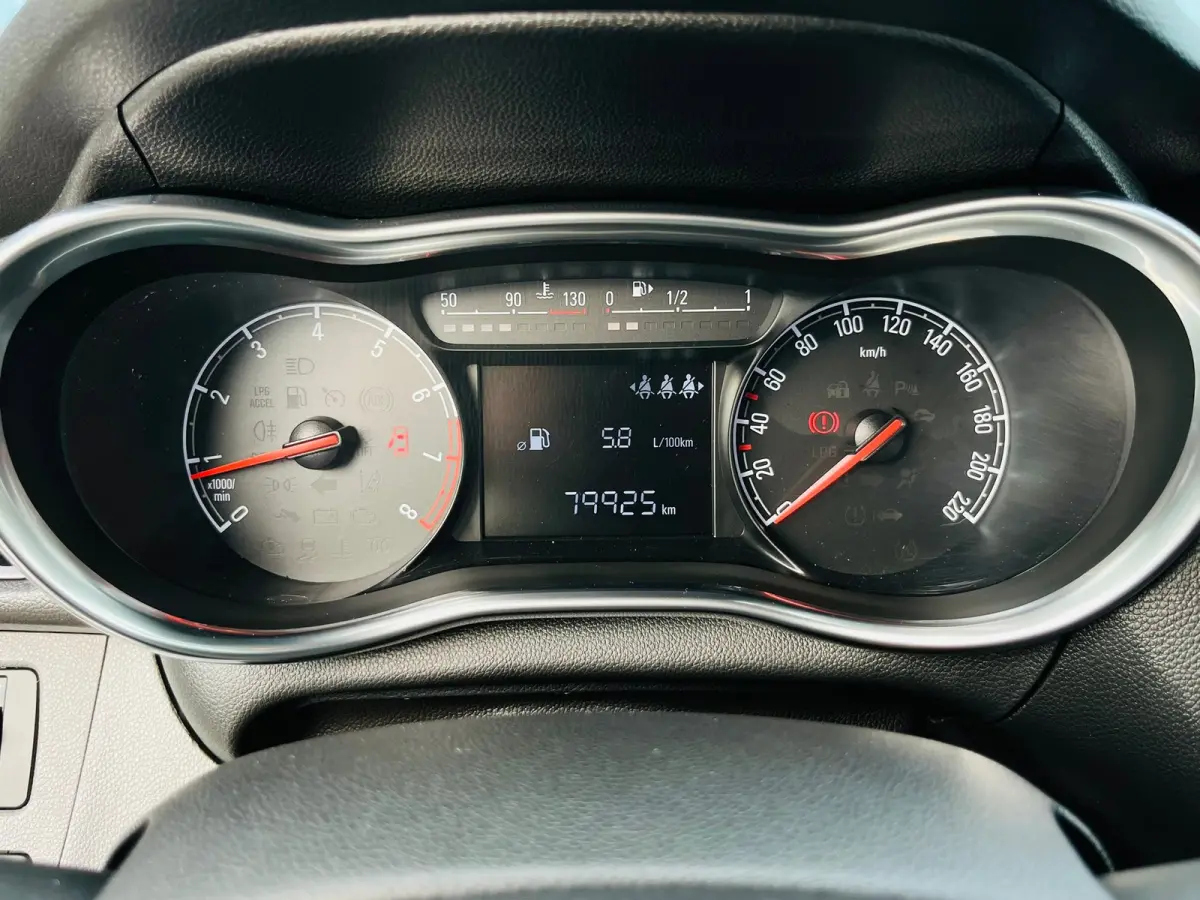 1.0 ecoFLEX Cosmo Cruise control | Airconditioning | Elektrische ramen