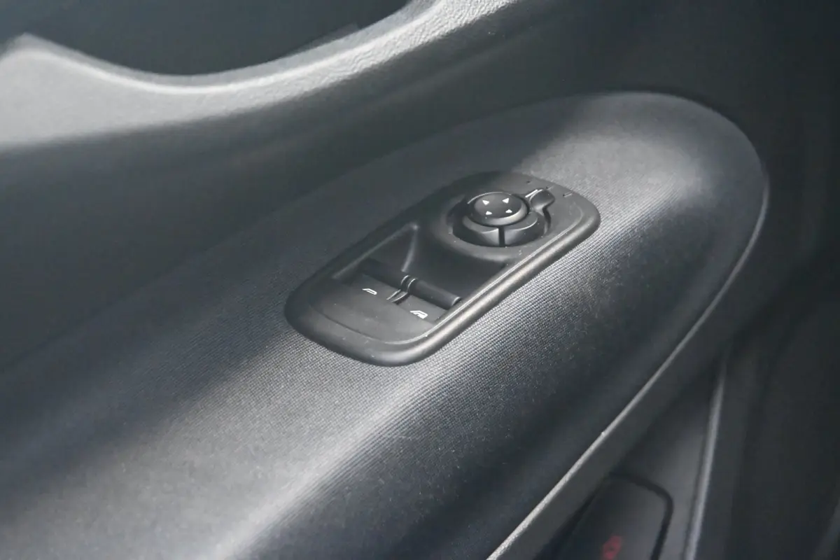 Icon 42 kWh 96,47%SOH! | Navi by App | Stoel verwarming | Cruise Control |Achteruitrijcamera | Airco | LMV 16" |