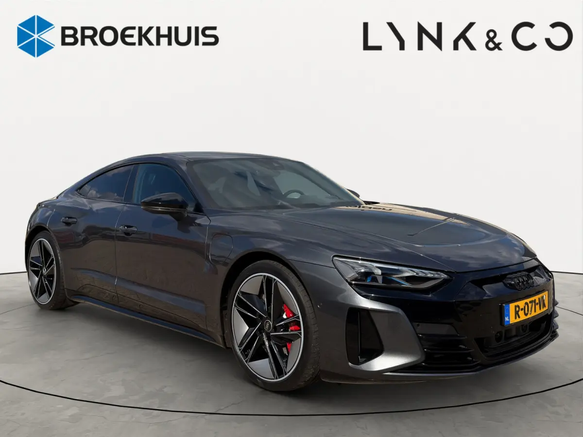 RS 93 kWh | Premium audio installatie | 360° Camera | Voorstoelen met massagefunctie en geventileerd|