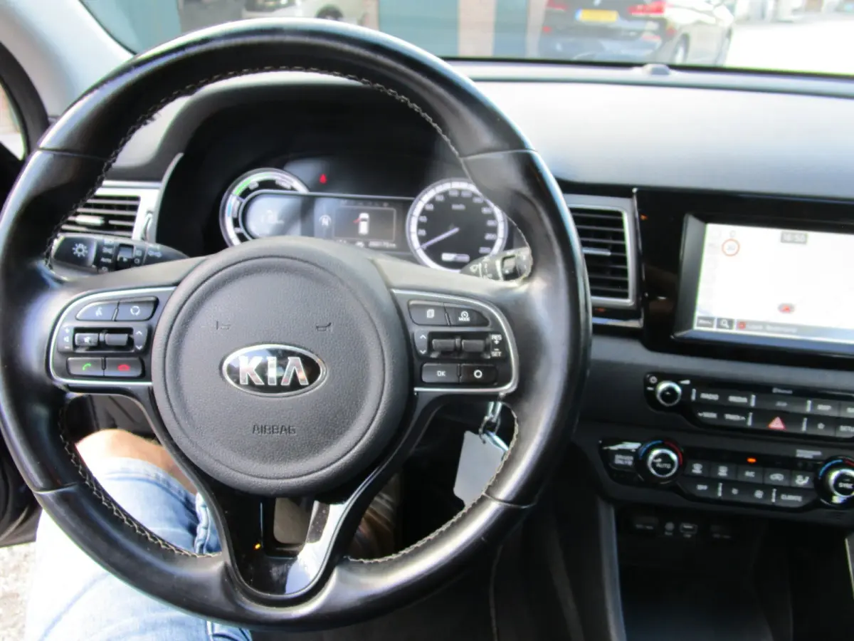 1.6 GDi Hybrid DynamicLine cam navi leer 18inc mooi