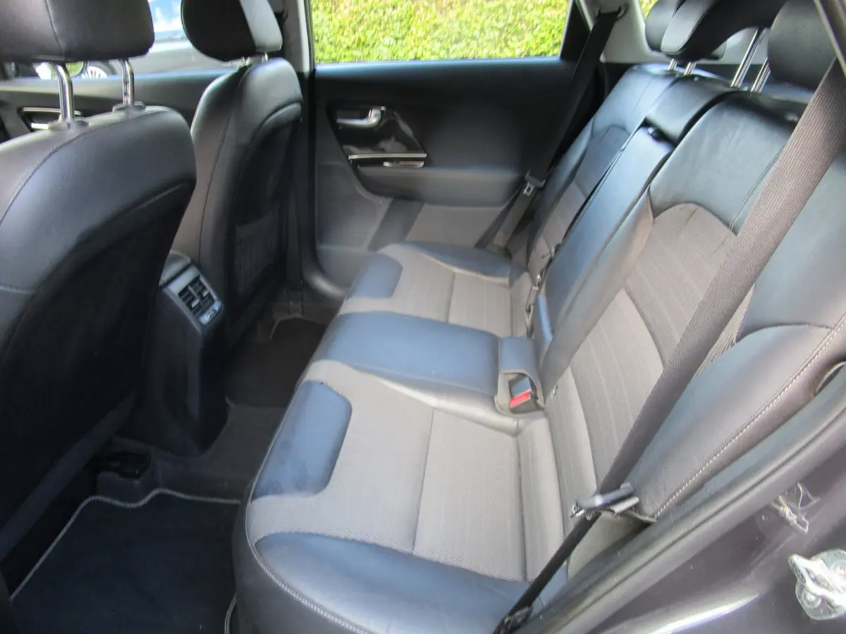 1.6 GDi Hybrid DynamicLine cam navi leer 18inc mooi