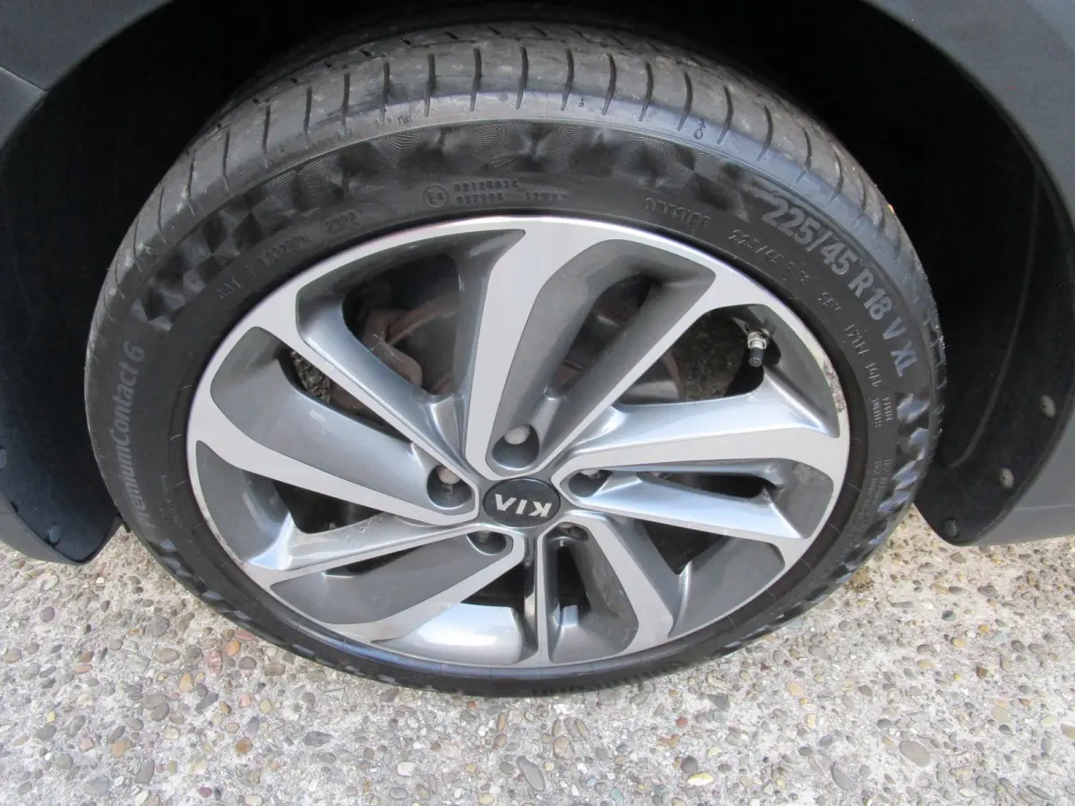 1.6 GDi Hybrid DynamicLine cam navi leer 18inc mooi