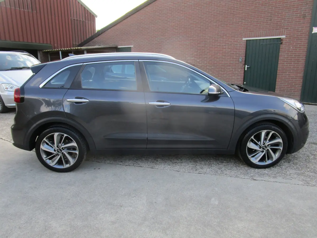 1.6 GDi Hybrid DynamicLine cam navi leer 18inc mooi