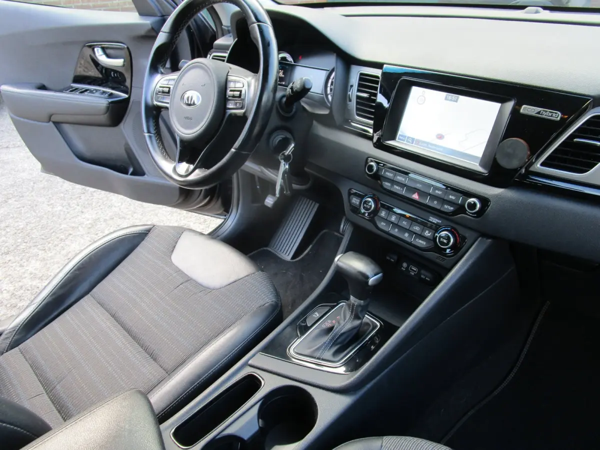 1.6 GDi Hybrid DynamicLine cam navi leer 18inc mooi