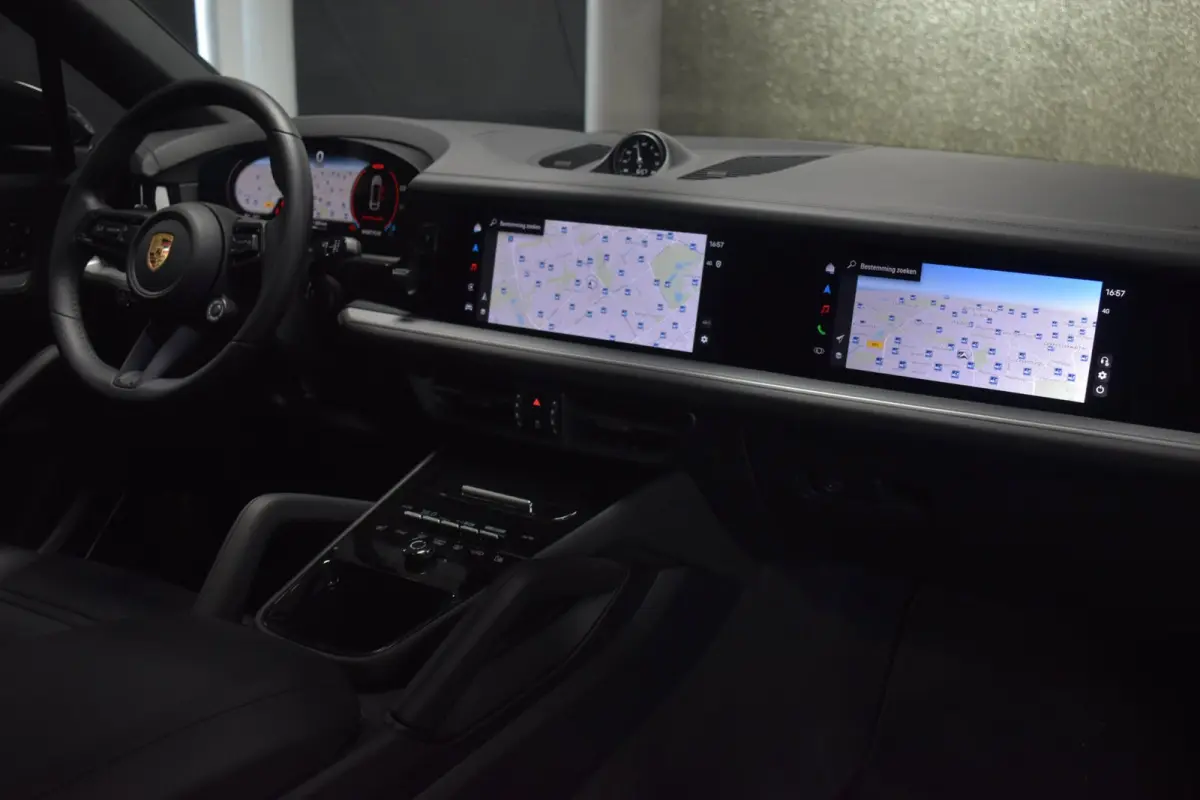 3.0 E-Hybrid TURBO GT 470pk | BIJRIJDERSDISPLAY | SPORTUITLAAT | PANODAK