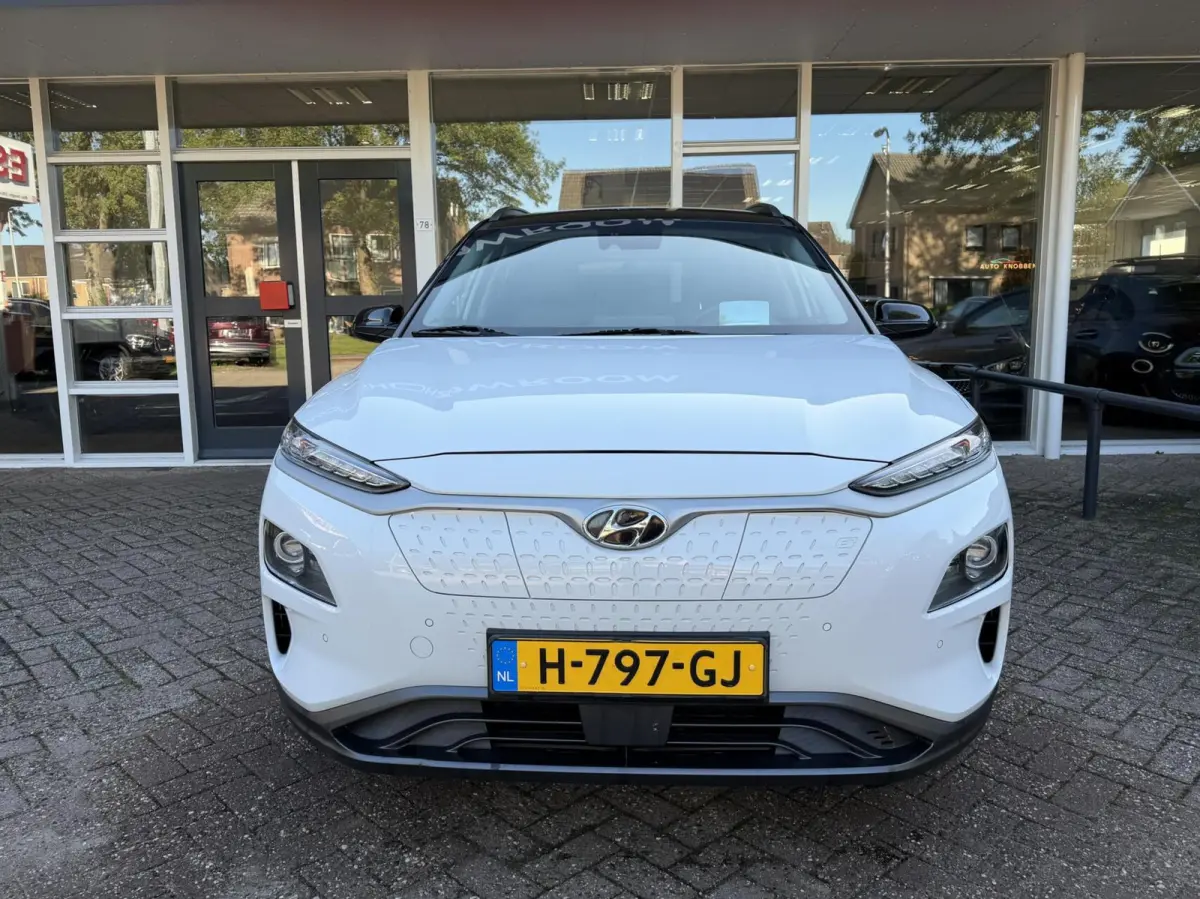EV Premium 64 kWh Camera, Carplay, Climat..