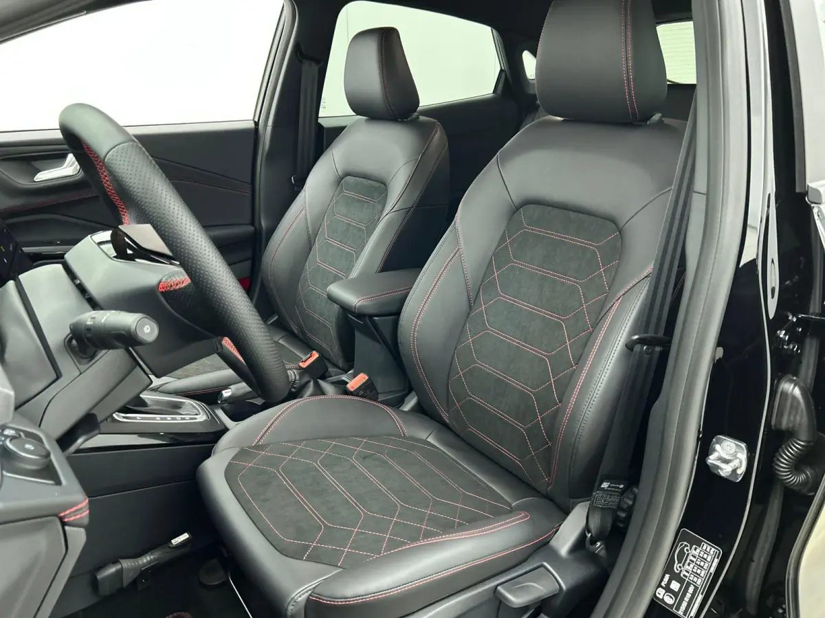 1.0 EcoBoost ST-Line X | Gratis Automaat €1.500 | €5.000 Korting | UIT VOORRAAD LEVERBAAR | Camera | Stoel & Stuurverwarming | 18'' LM Velgen