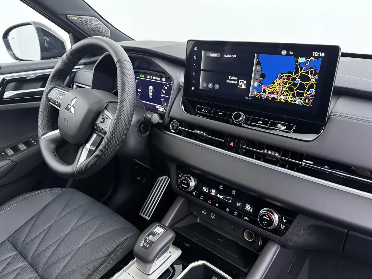 2.4 PHEV Black Edition Lederen bekleding | MI-Pilot | Elektrische achterklep | Yamaha sound system | elektrische stoelen | stoel-stuur en vooruitverwarming | 20 inch lichmetalen velgen