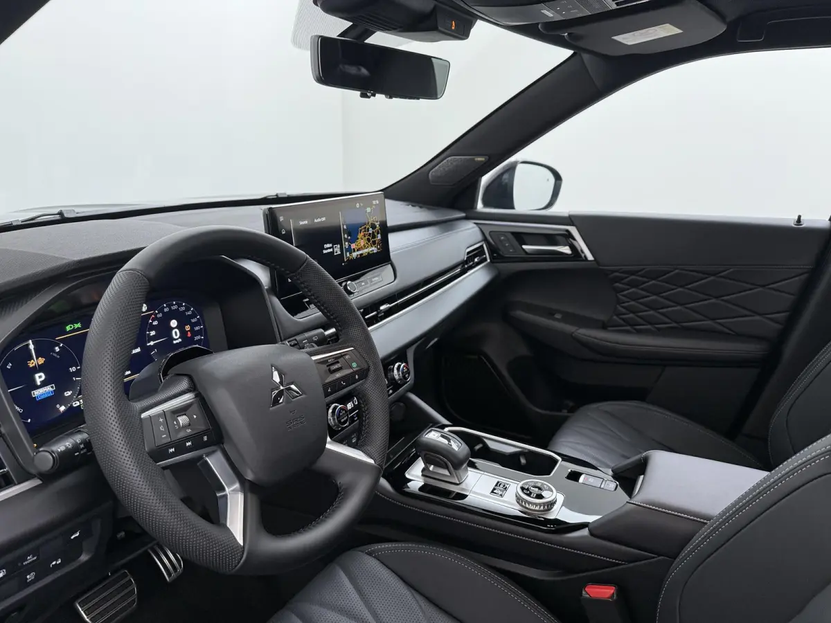 2.4 PHEV Black Edition Lederen bekleding | MI-Pilot | Elektrische achterklep | Yamaha sound system | elektrische stoelen | stoel-stuur en vooruitverwarming | 20 inch lichmetalen velgen