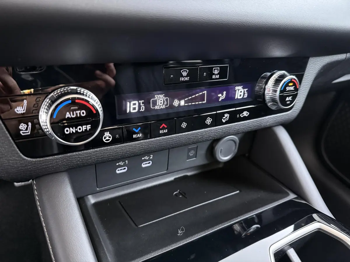2.4 PHEV Black Edition Lederen bekleding | MI-Pilot | Elektrische achterklep | Yamaha sound system | elektrische stoelen | stoel-stuur en vooruitverwarming | 20 inch lichmetalen velgen