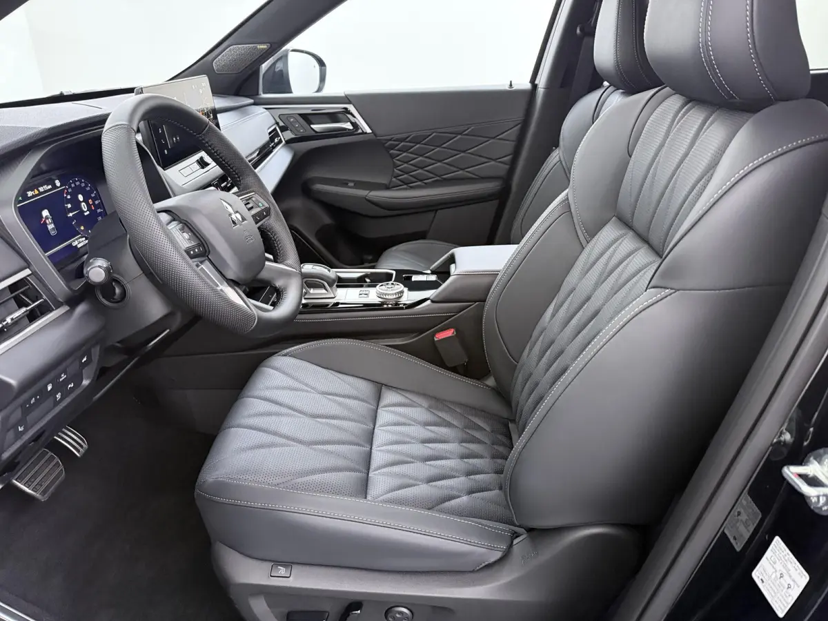 2.4 PHEV Black Edition Lederen bekleding | MI-Pilot | Elektrische achterklep | Yamaha sound system | elektrische stoelen | stoel-stuur en vooruitverwarming | 20 inch lichmetalen velgen