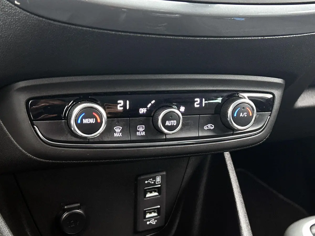 1.2 Turbo Elegance ||  Apple Carplay/Android Auto || lichtmetalen velgen 16 ||
