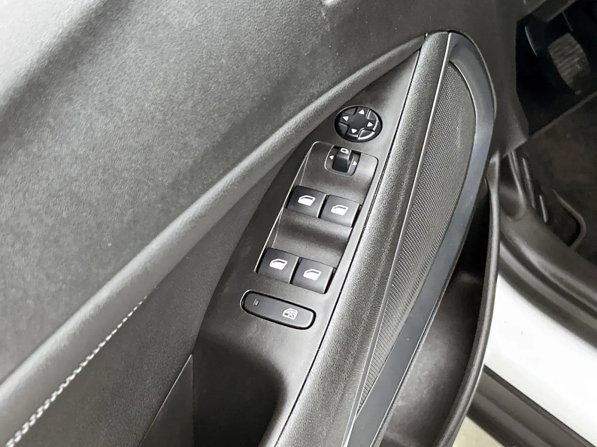 1.2 Turbo Elegance ||  Apple Carplay/Android Auto || lichtmetalen velgen 16 ||