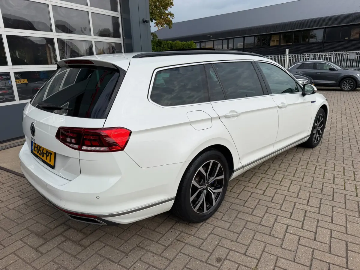 1.4 TSI PHEV GTE Business / Pano / LED Matrix / ACC / SOH 93,5% / Massage /