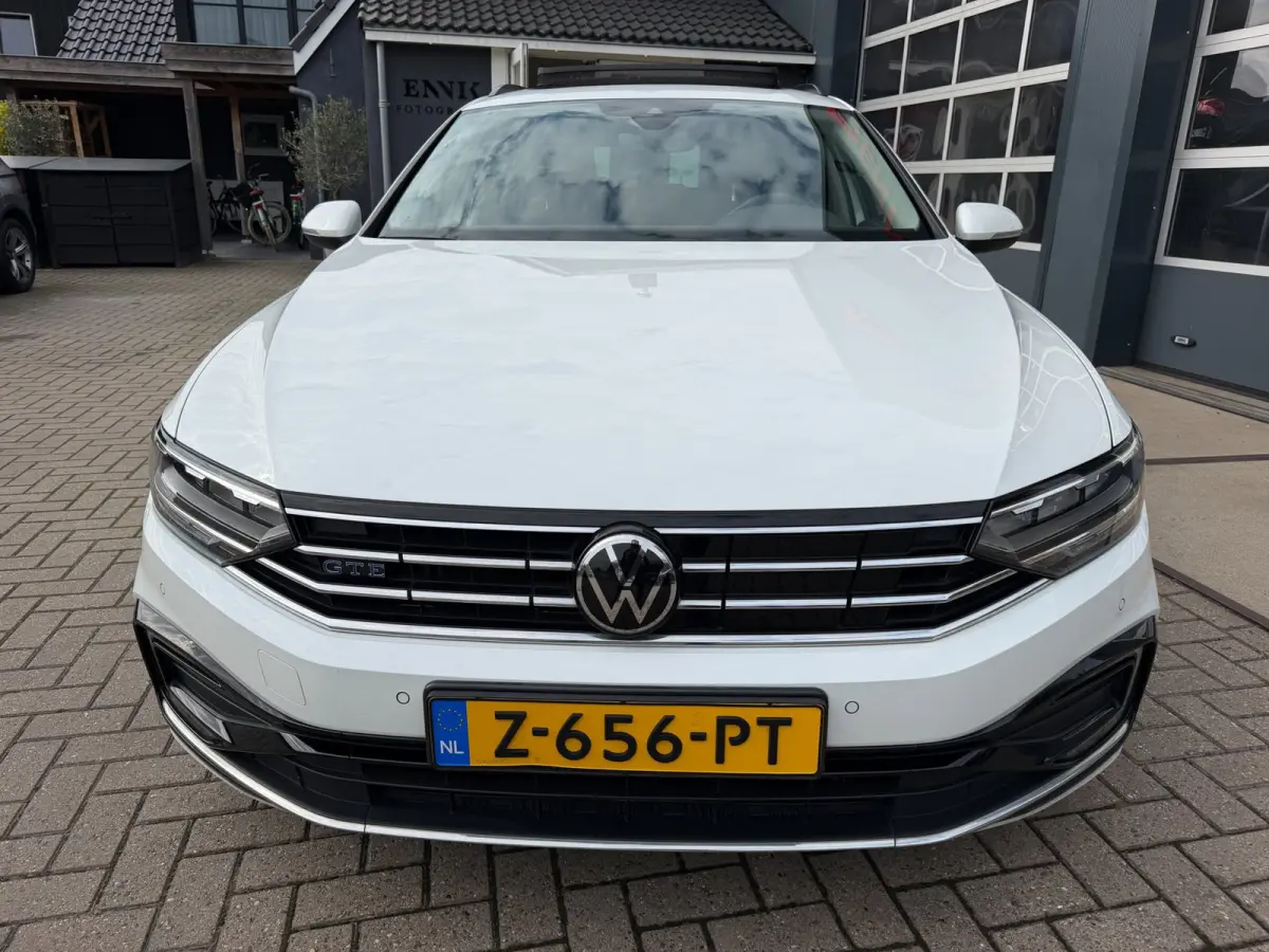 1.4 TSI PHEV GTE Business / Pano / LED Matrix / ACC / SOH 93,5% / Massage /