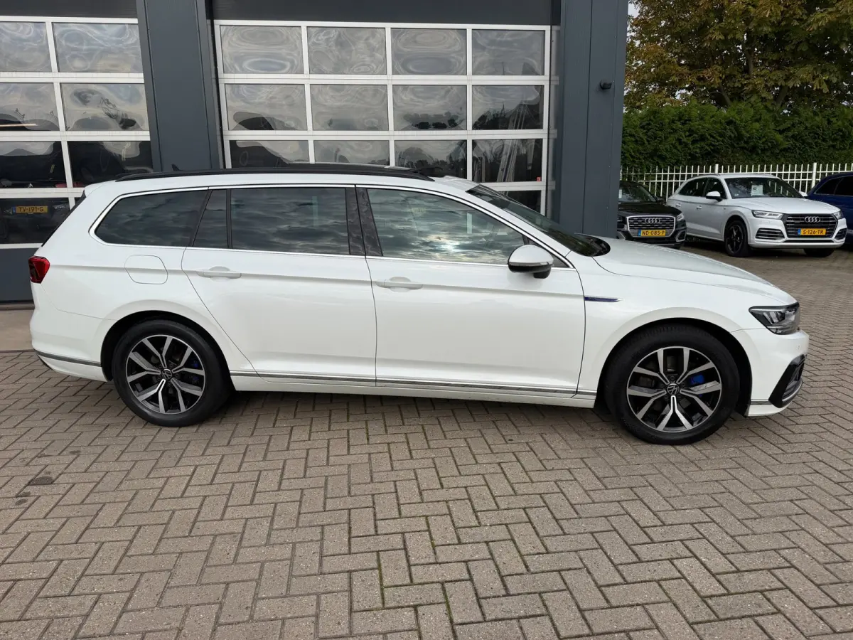 1.4 TSI PHEV GTE Business / Pano / LED Matrix / ACC / SOH 93,5% / Massage /