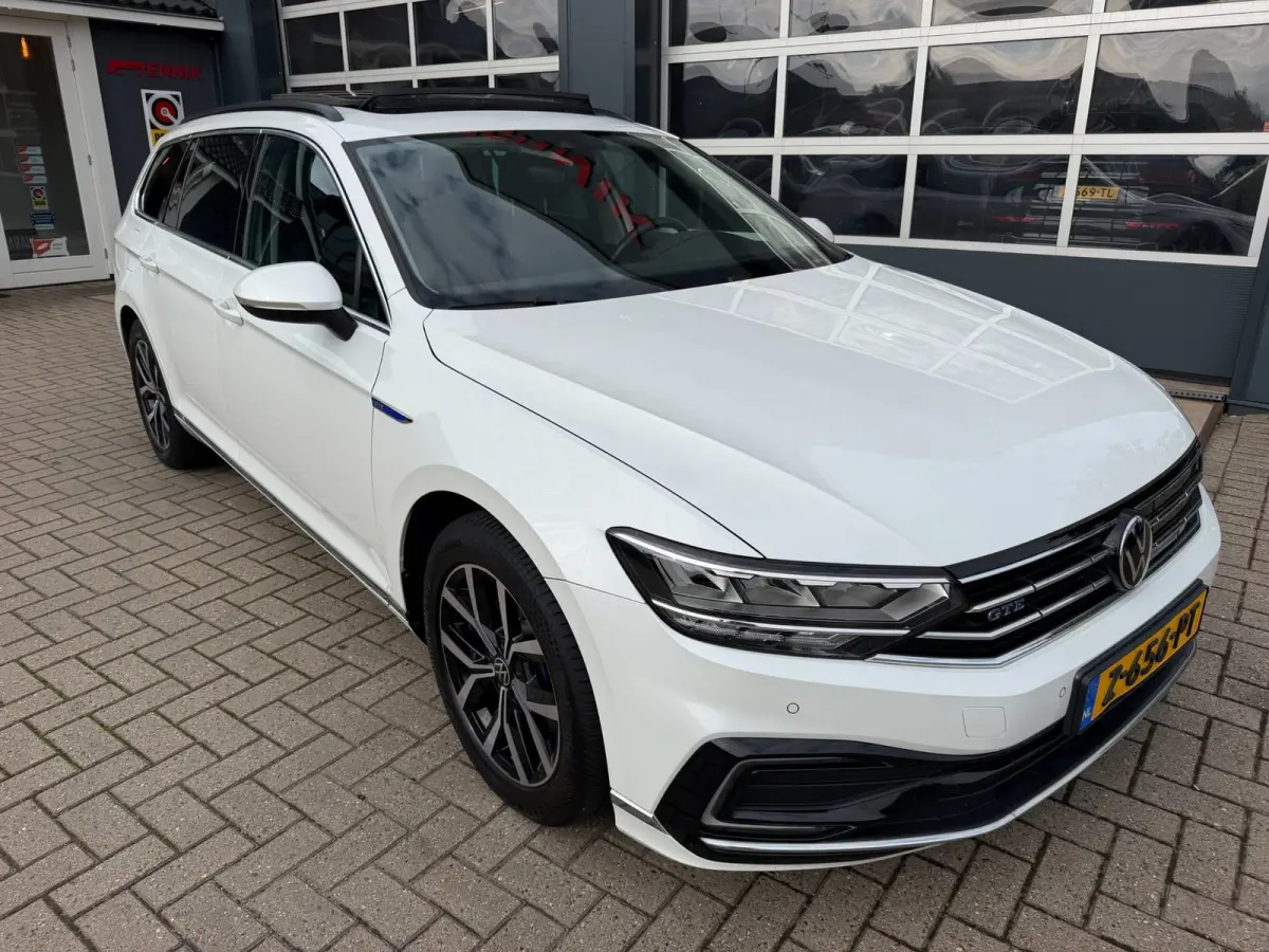 1.4 TSI PHEV GTE Business / Pano / LED Matrix / ACC / SOH 93,5% / Massage /
