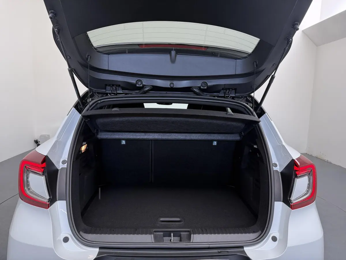 1.8 HEV AT Instyle Lederen Bekleding | Elektrische stoelen | Google Build-in | 18 inch lichtmetalen velgen | stuur-stoel en vooruitverwarming | Schuif-kanteldak | Full option|