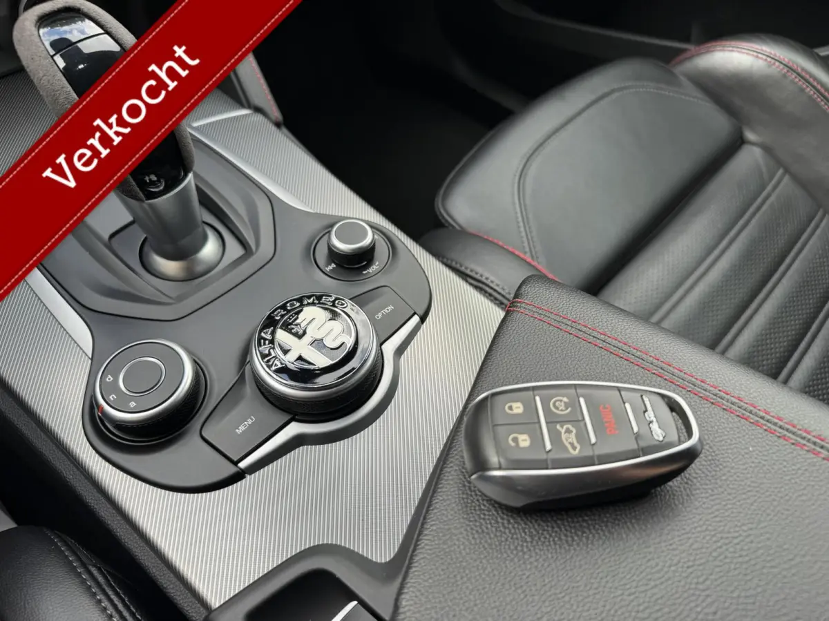2.0t Q4 310pk Veloce, Liefhebbers auto!!