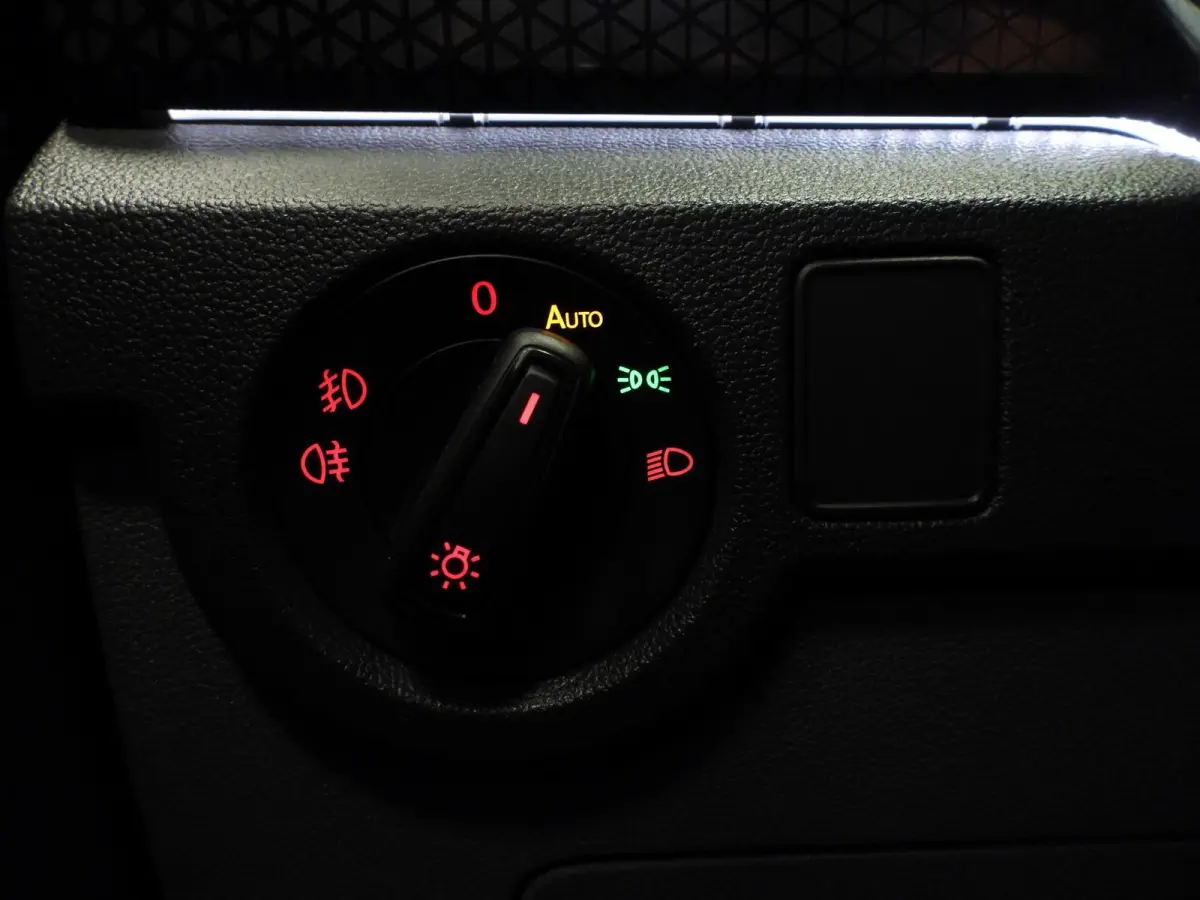 1.0 TSI Style NAVI/CLIMA/ADAPT.CRUISE/LED/17"LMV!