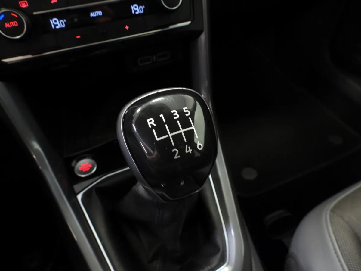 1.0 TSI Style NAVI/CLIMA/ADAPT.CRUISE/LED/17"LMV!