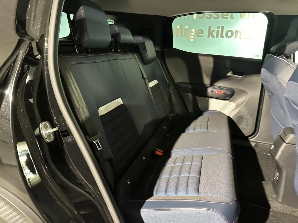 Collection 113pk Extended Range 54 kWh | VOORRAAD SNEL LEVERBAAR!!! | Zwarte lichtmetalen velgen 18 Inch | Keyless | Parkeercamera achter