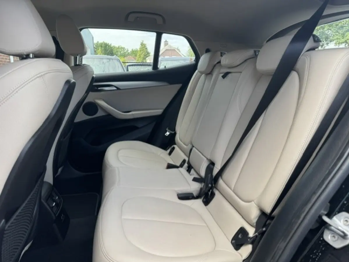 SDrive18i Executive - Sportstoelen - Leder -LED - NAP