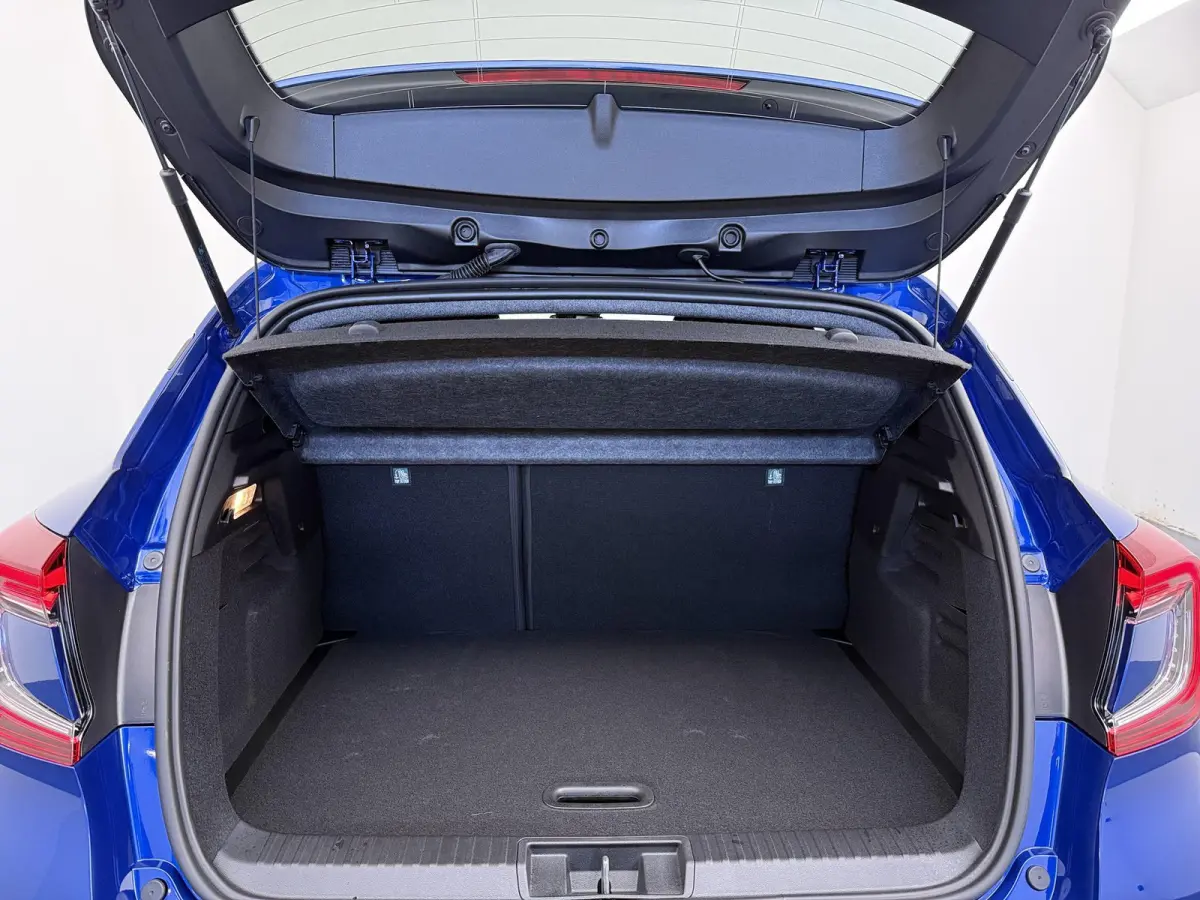 1.8 HEV AT Intense Keyless entry | Stoelverwarming | Climate Control | Privacy glass | achteruitrijcamer | LED-lampen | Cruise control | apple carplay