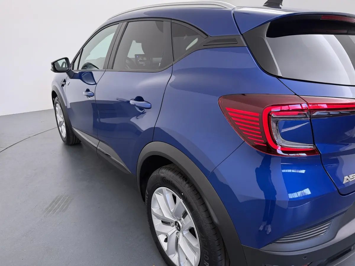 1.8 HEV AT Intense Keyless entry | Stoelverwarming | Climate Control | Privacy glass | achteruitrijcamer | LED-lampen | Cruise control | apple carplay
