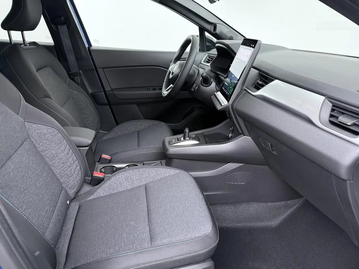 1.8 HEV AT Intense Keyless entry | Stoelverwarming | Climate Control | Privacy glass | achteruitrijcamer | LED-lampen | Cruise control | apple carplay