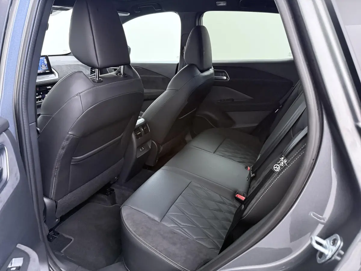 1.3 MHEV Xtronic Tekna Plus | Automaat | Massagestoelen | Head-up Display |