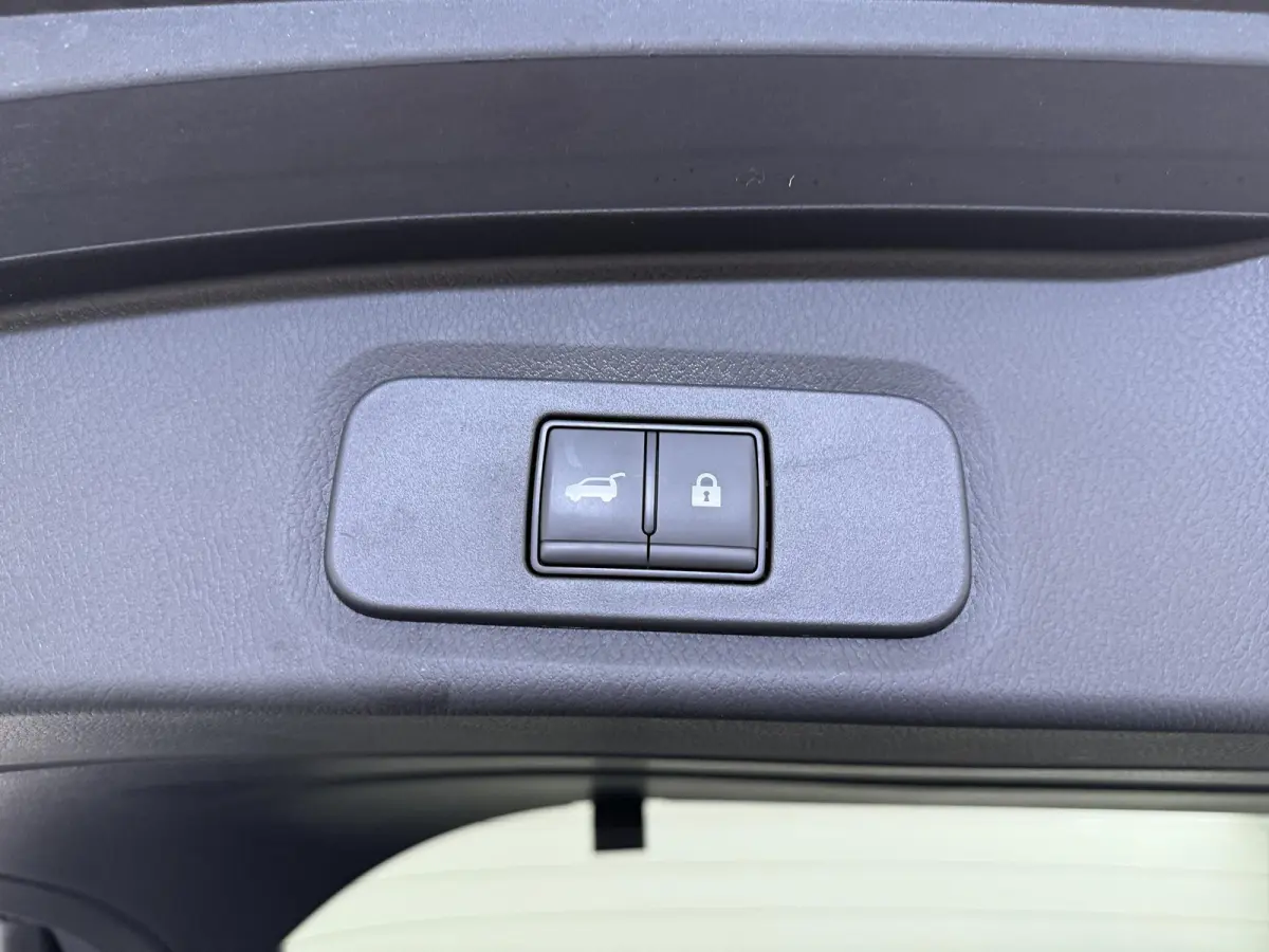 1.3 MHEV Xtronic Tekna Plus | Automaat | Massagestoelen | Head-up Display |