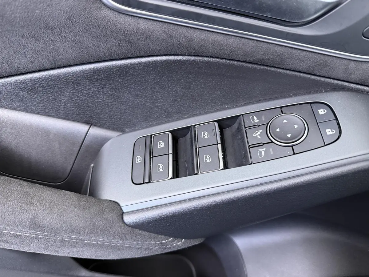 1.3 MHEV Xtronic Tekna Plus | Automaat | Massagestoelen | Head-up Display |
