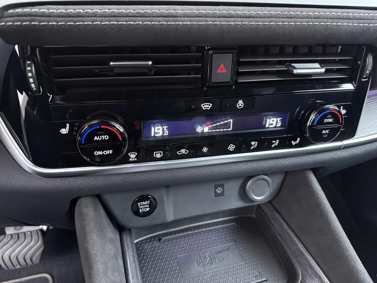 1.3 MHEV Xtronic Tekna Plus | Automaat | Massagestoelen | Head-up Display |