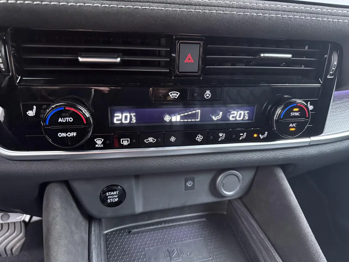 1.3 MHEV Xtronic Tekna Plus | Automaat | Panoramadak | Head-up Display | 360 Camera |