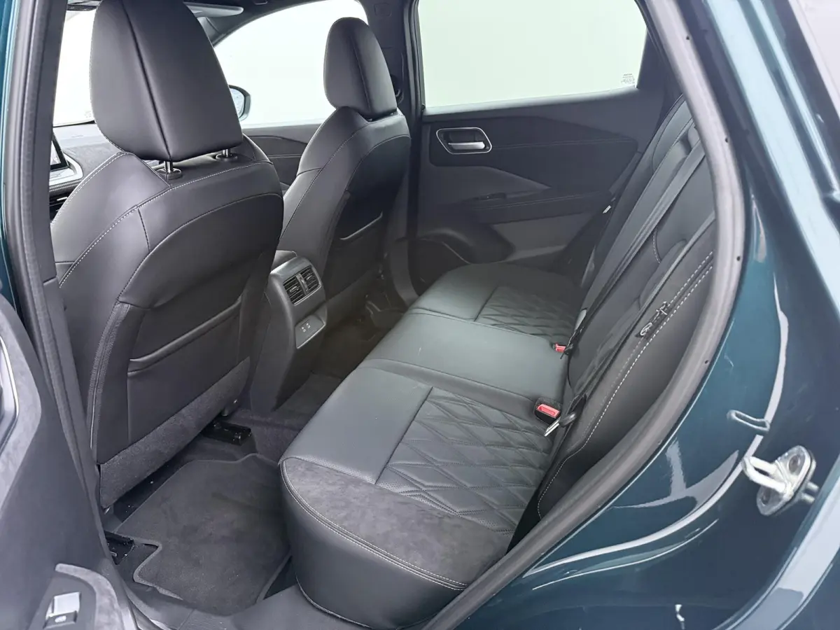 1.3 MHEV Xtronic Tekna Plus | Automaat | Panoramadak | Head-up Display | 360 Camera |