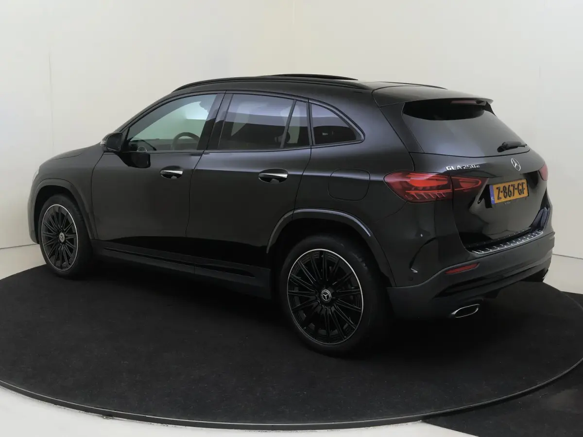 250 e Star Edition AMG Line Plus / Trekhaak / Memory-Stoelen / Headup-display / Panaromadak /